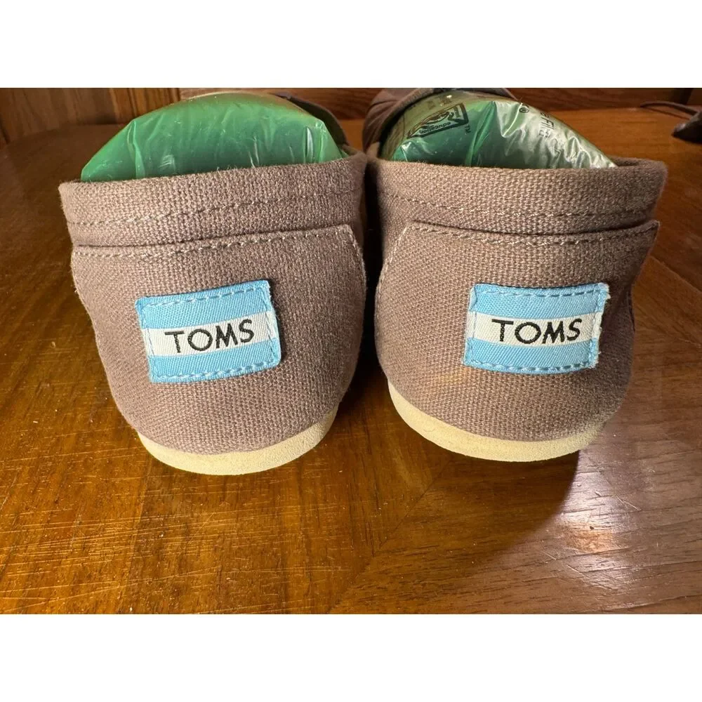 Toms these shoes